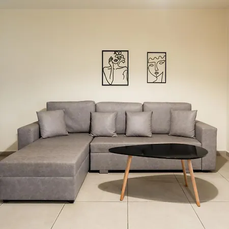 Elysee 6 Apartment *
